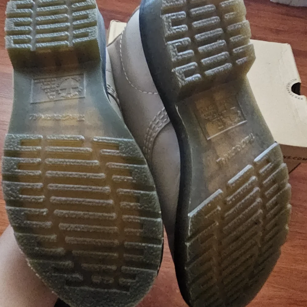 Dr. Martens Cream tall boots black laces sz 5 - Picture 7 of 8